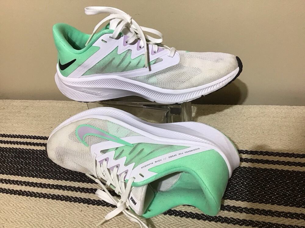 Nike Quest 3 Women Sz 7.5 Running Sneaker Low Top White/Green/Black CD0232-111